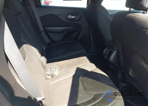 2015 Jeep Cherokee Latitude z USA, uszkodzony, nr VIN 1C4PJLCB6FW670734